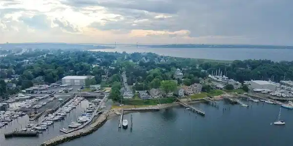 161 Narragansett Boulevard