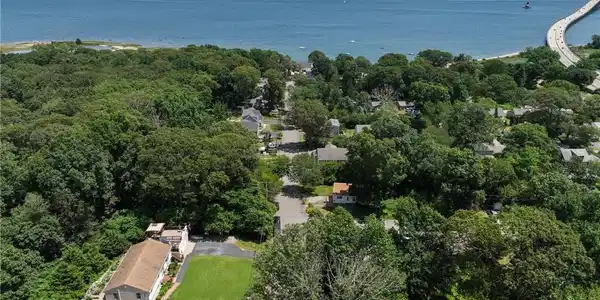 136 Plum Point Road
