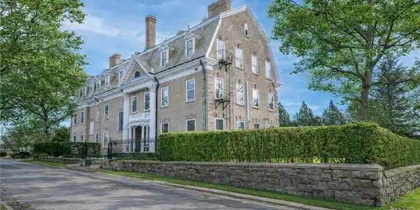1 Oakwood Terrace