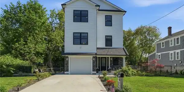 6 Sterling Avenue