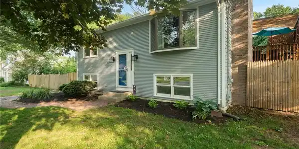 11 Burr Avenue