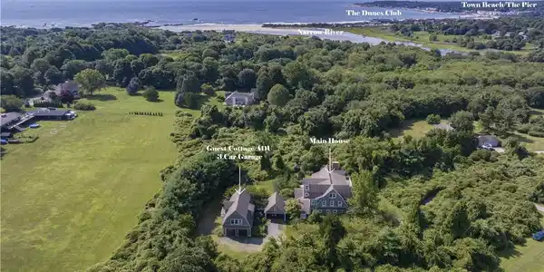 365 Boston Neck Road