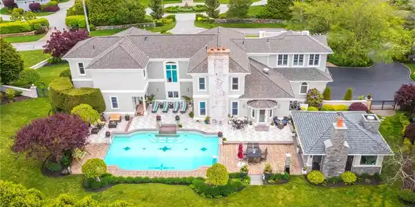 126 Cliff Drive