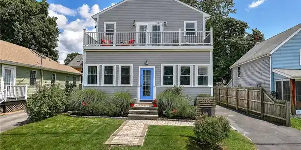214 Narragansett Avenue