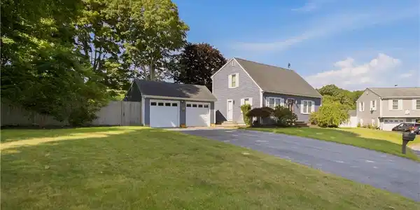 5 Beejay Court