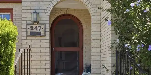 Image 3: Front Entry