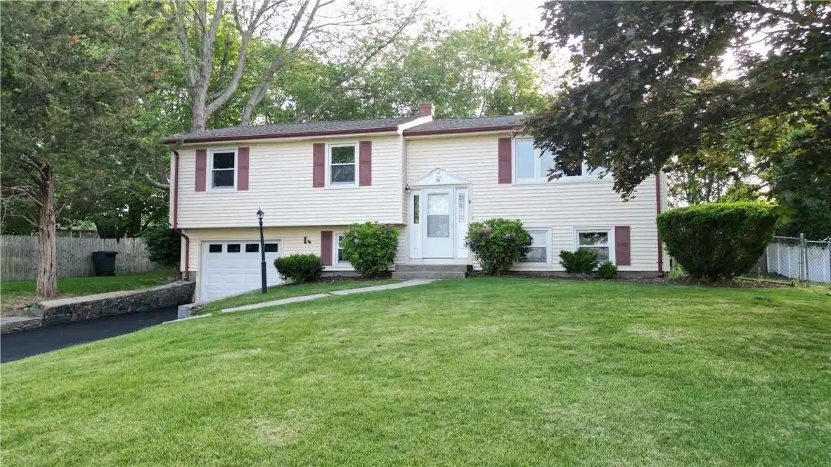 Image 1: Exterior front