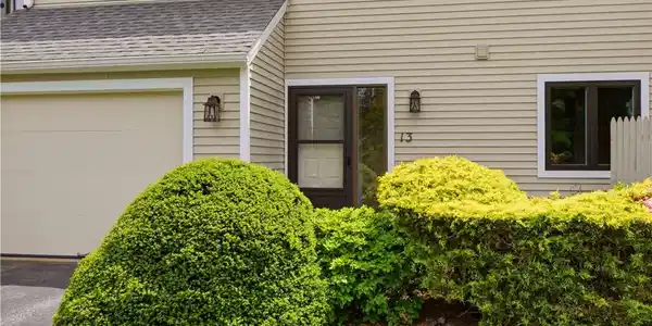 Image 4: Private Separate Entry