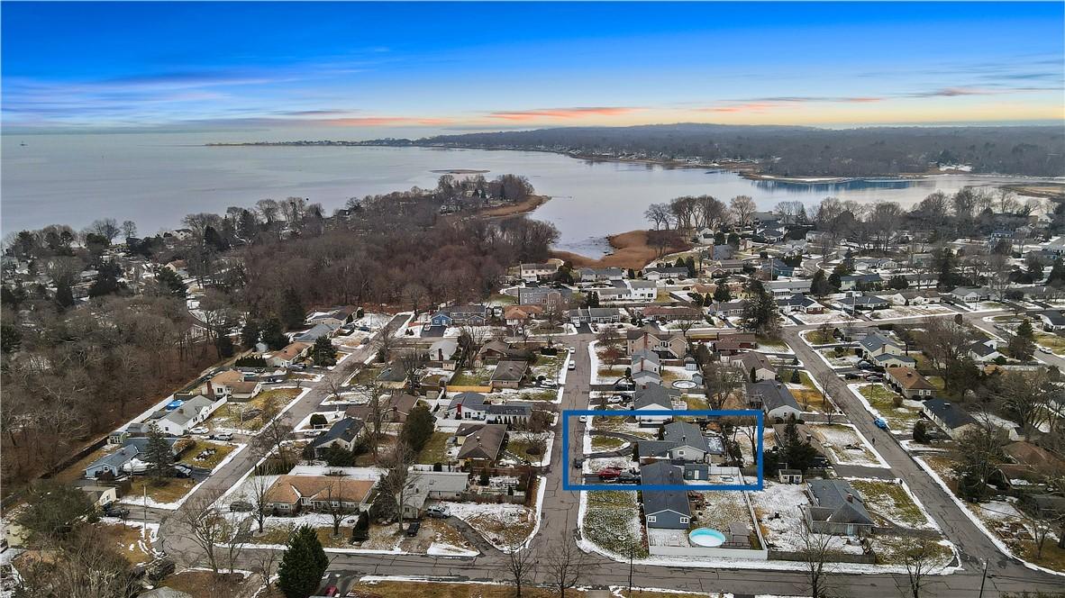 Image 3: Lines are intended to identify the home - not appr