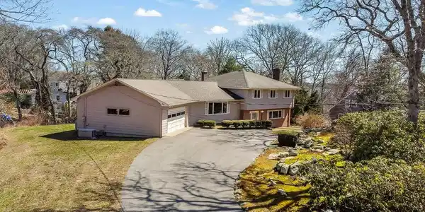 39 Brookside Drive