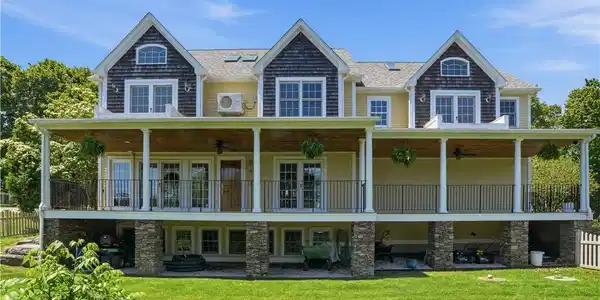 2269 East Main Road