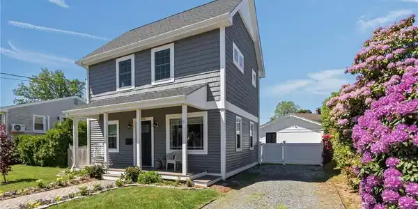 20 Mumford Avenue