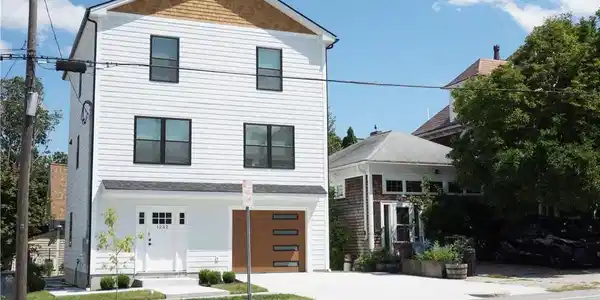 1232 Narragansett Boulevard