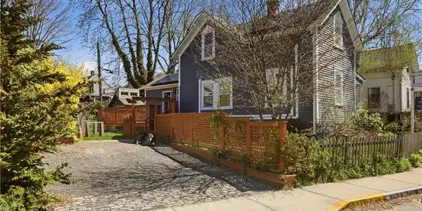 21 Clinton Avenue