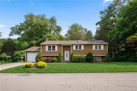 102 Windward Walk