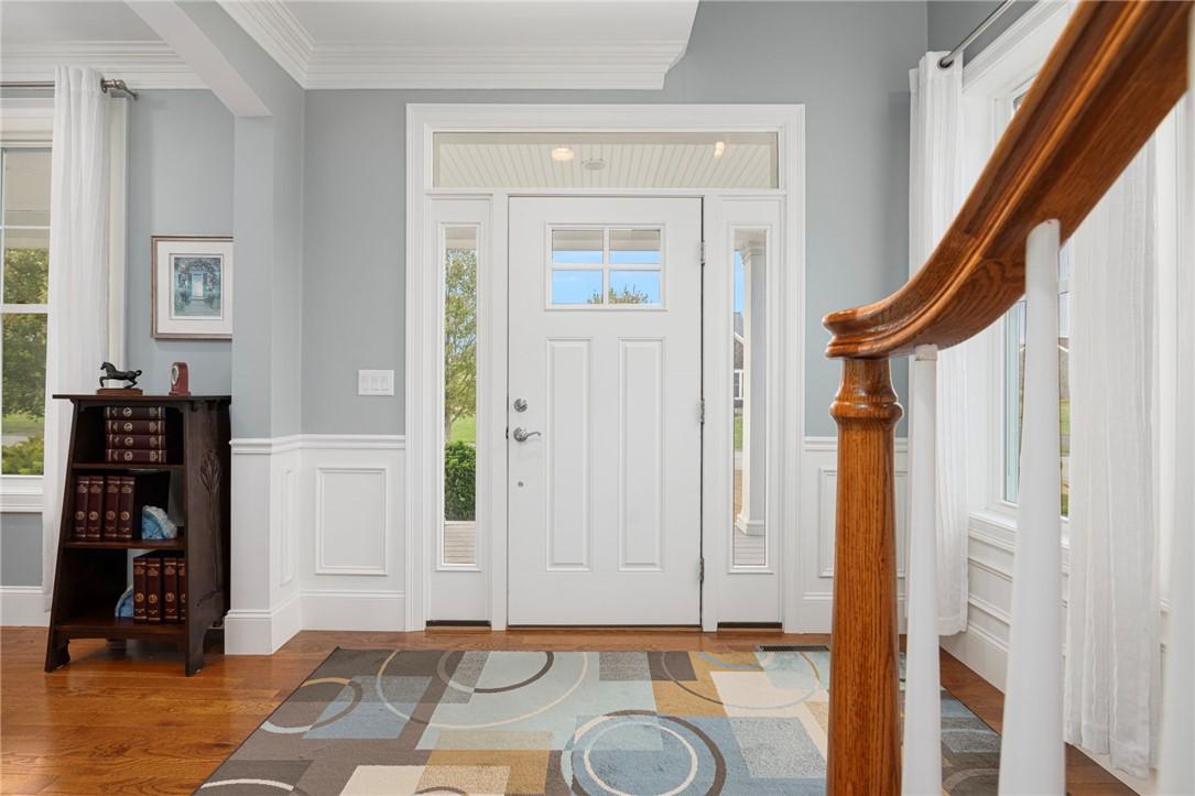 Image 4: Elegant moldings throughout