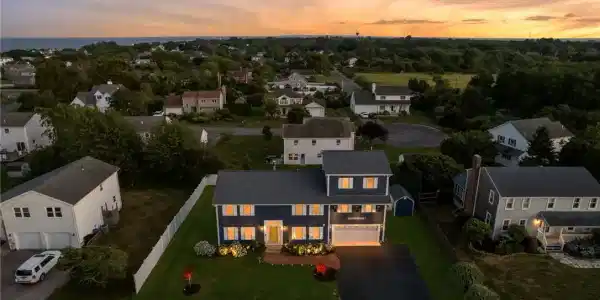 46 Exeter Boulevard