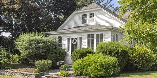 90 Hilltop Road