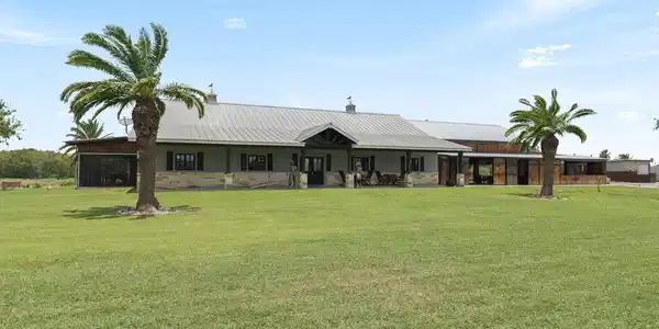 39515 Palm Dr., Bayview TX 78566