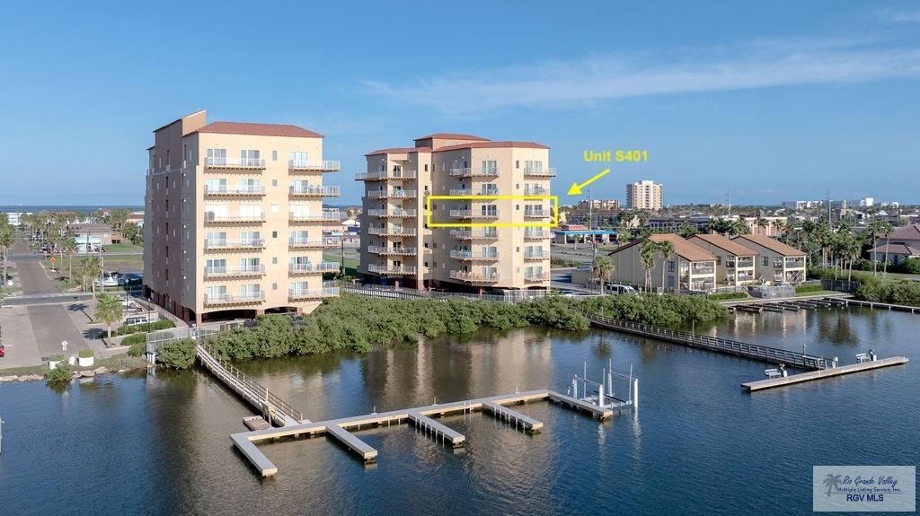 Image 3: Bayfront location