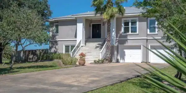 35077 Pelican Pointe Dr., Rio Hondo TX 78586