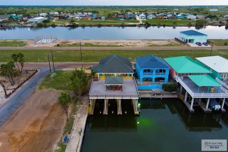 718 E Port Dr, Port Mansfield TX 78598