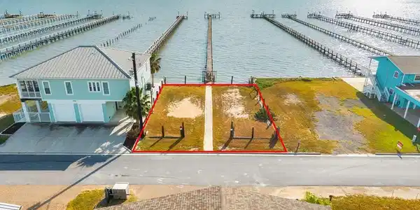 Image 2: Waterfront Parcel