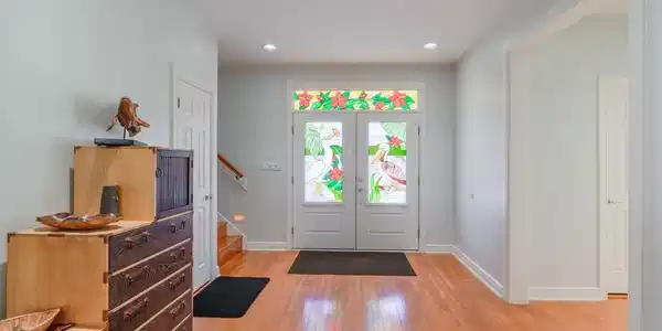 Image 3: Foyer