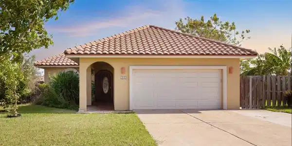 222 Palm Blvd., Laguna Vista TX 78578
