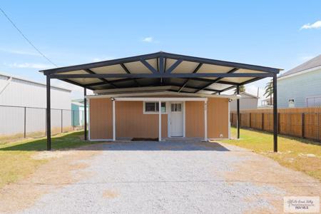 412 Bayshore Dr, Port Mansfield TX 78598
