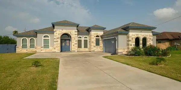 1102 Palm Blvd., Laguna Vista TX 78578