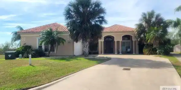 12 Bethpage Ct, Laguna Madre TX 78578