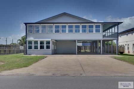 850 Laguna Dr., Port Mansfield TX 78598