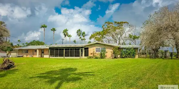 120 Chachalaca, Bayview TX 78566