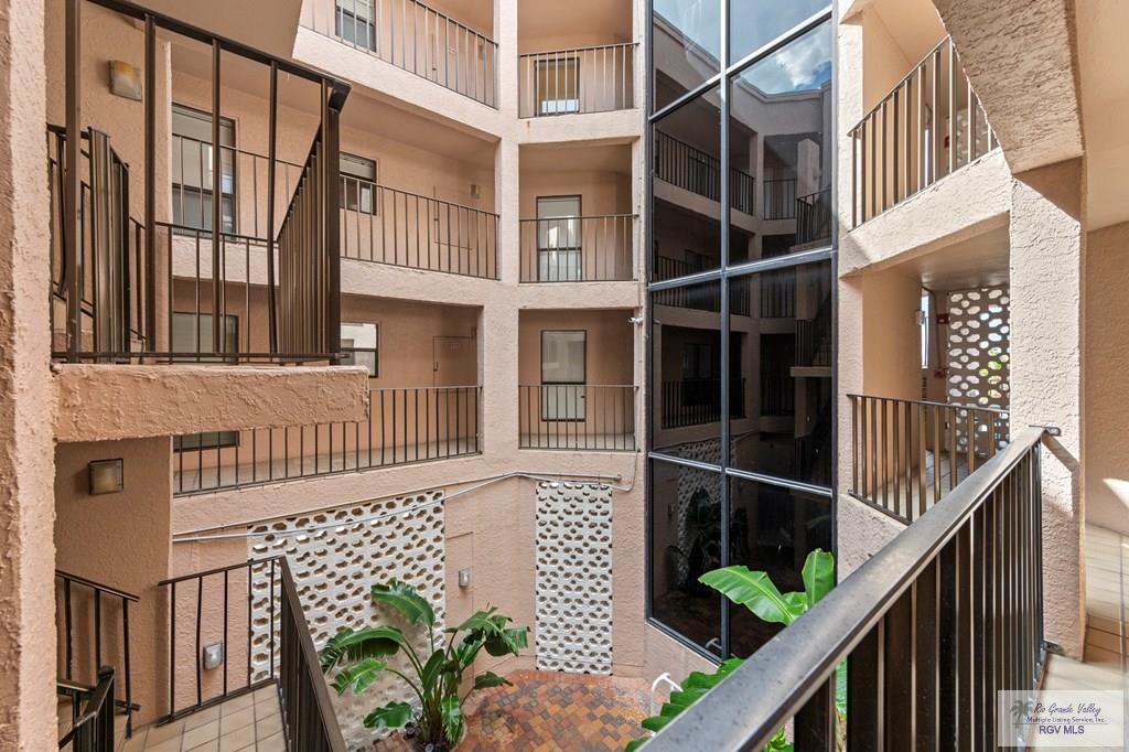 Image 3: Atrium, Floor to ceiling.