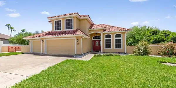 907 Beach Blvd., Laguna Vista TX 78578