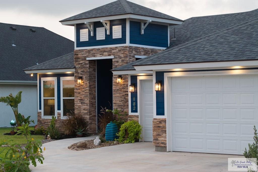 Image 2: This stunning 3BR/2BA home located on a rare .21+