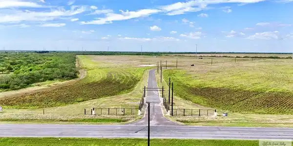 124 Valle Hermoso Pvt Dr, Bayview TX 78566
