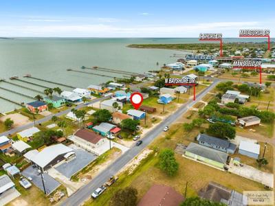 304 Bayshore Dr, Port Mansfield TX 78598