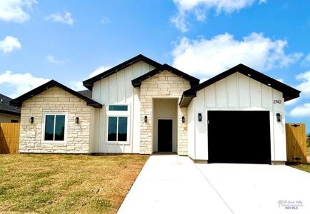2742 Eliseo Villarreal Ave, Port Isabel TX 78578