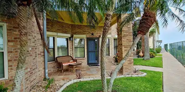 77 Santa Isabel Blvd., Laguna Vista TX 78578