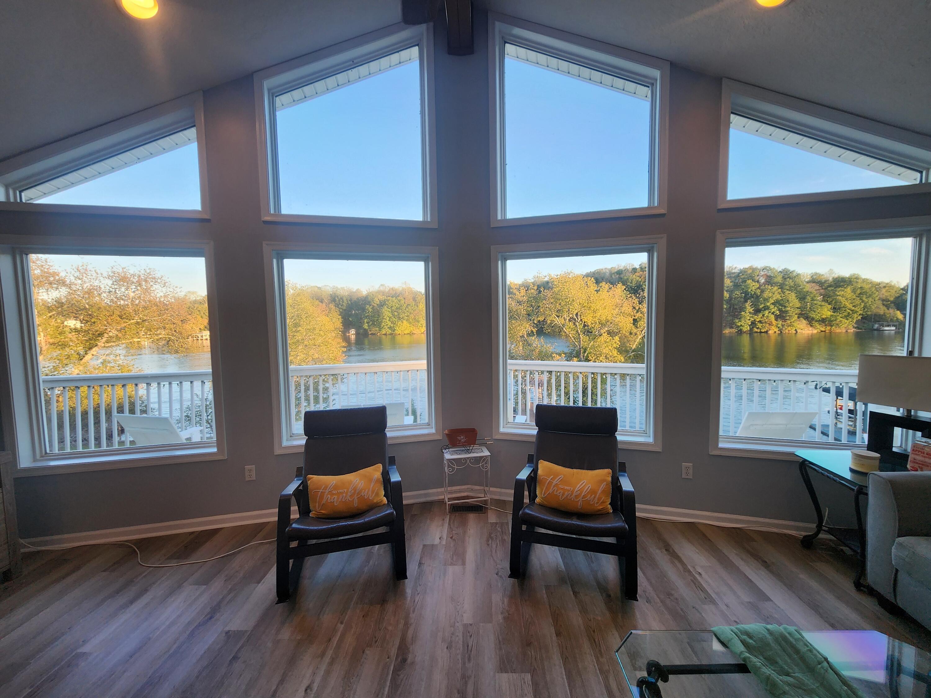 Image 2: 20251004_182328