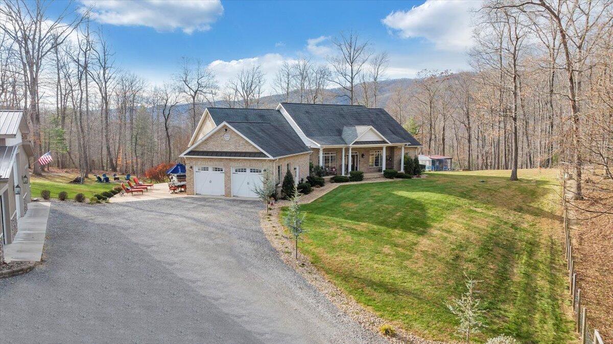 Image 1: 001-DJI_20251114145006_0004_D_MIB