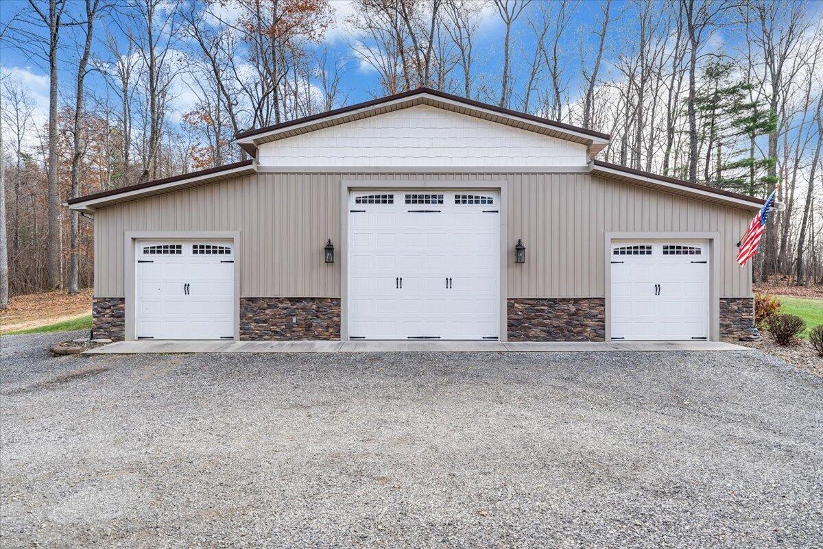 Image 3: 003-MIB06868_69_70