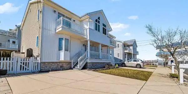 218 N Coolidge