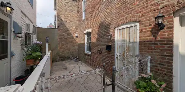 22 S Georgia