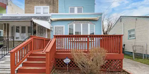 734 Sewell