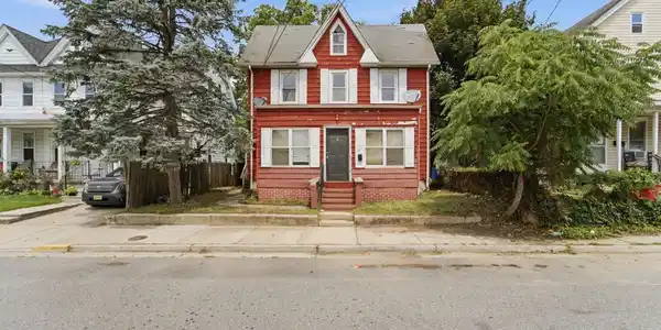 93 W Pitman
