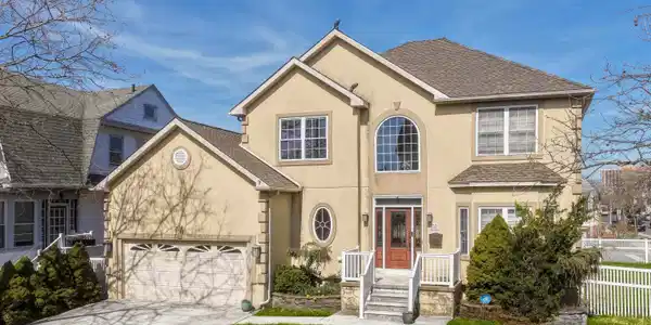 4501 Ventnor