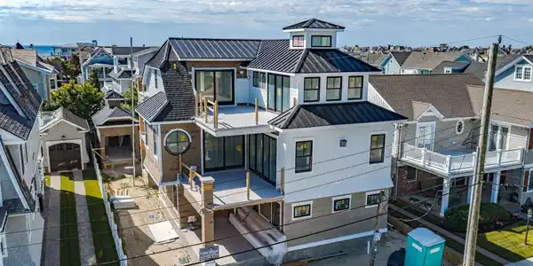 905 Seacrest